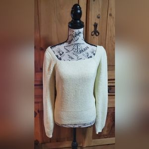 JustFab sweetheart neck-line sweater with puffy sleeves. Size medium.